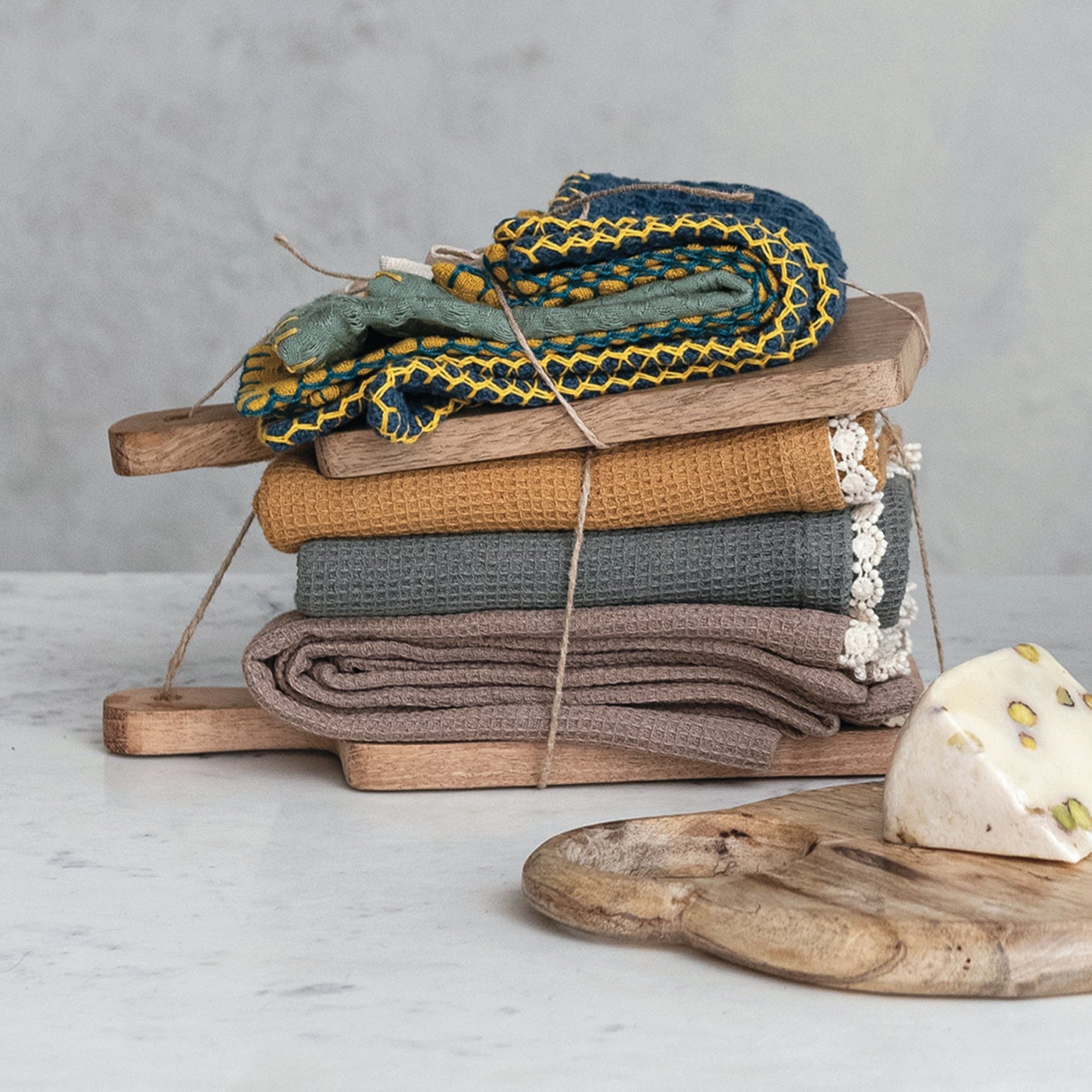 Set of 3 Waffle Weave Towels w/ Mango Wood Cutting Board